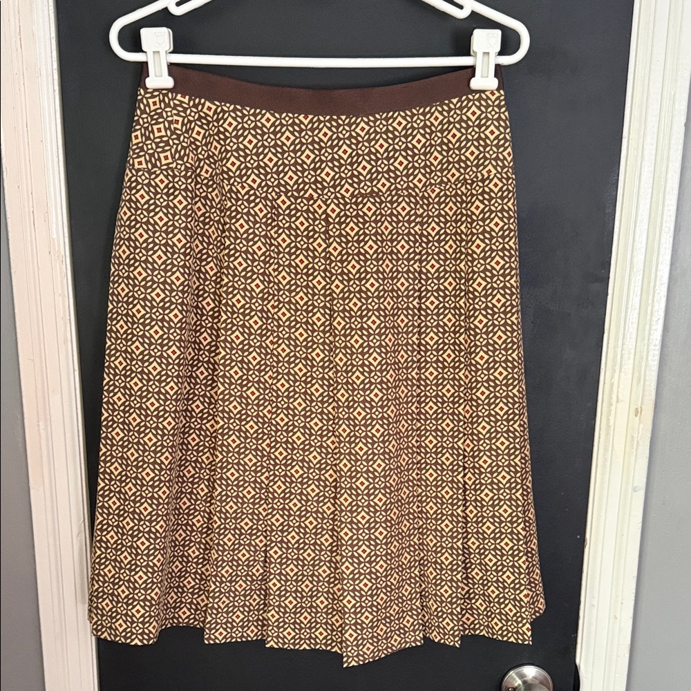 AK Anne Klein 100% Silk Print Pleat A-Line Skirt Size: 6 Length: 24”